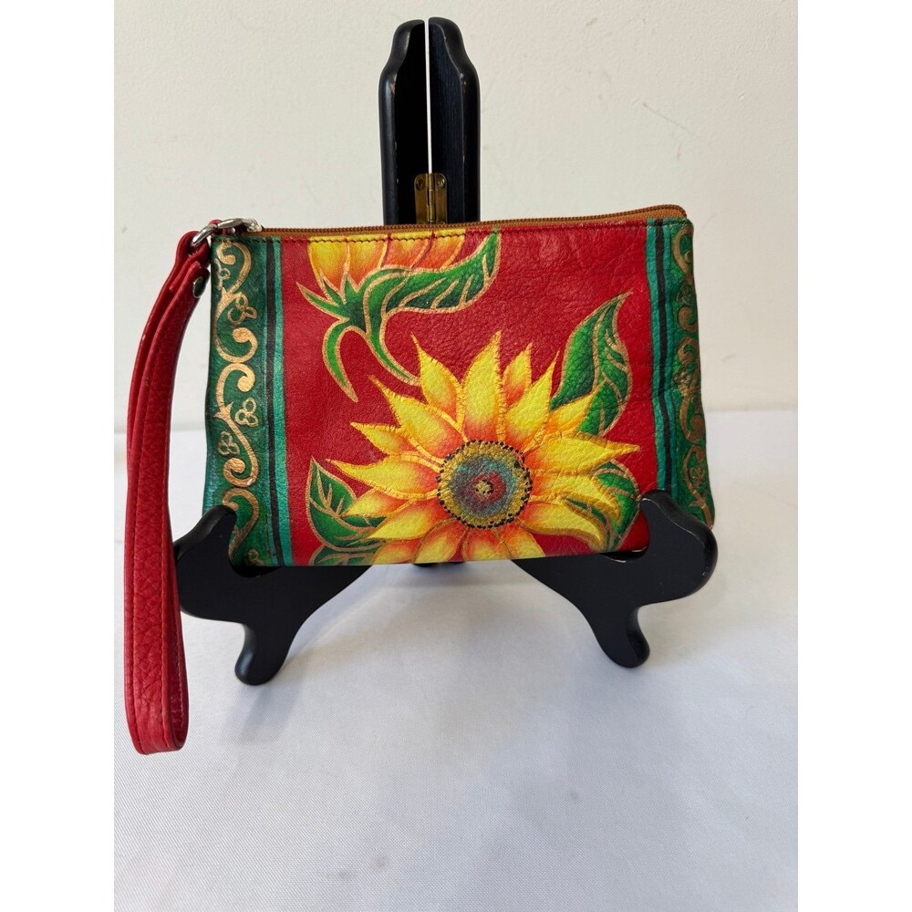 HAND-PAINTED LEATHER WRISTLET MADE IN INDIA